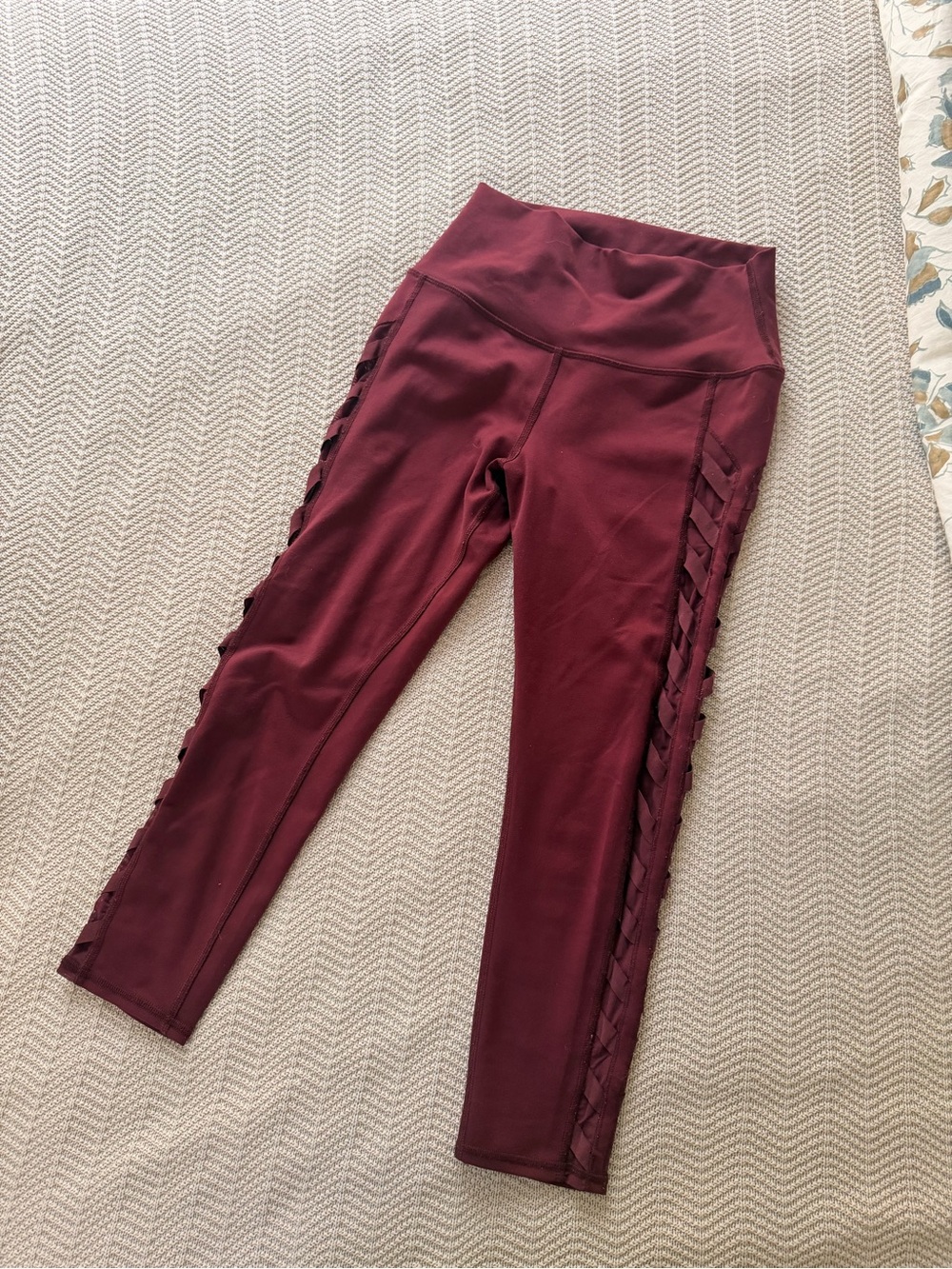 Alo yoga Burgundy Lattice Side Leggings